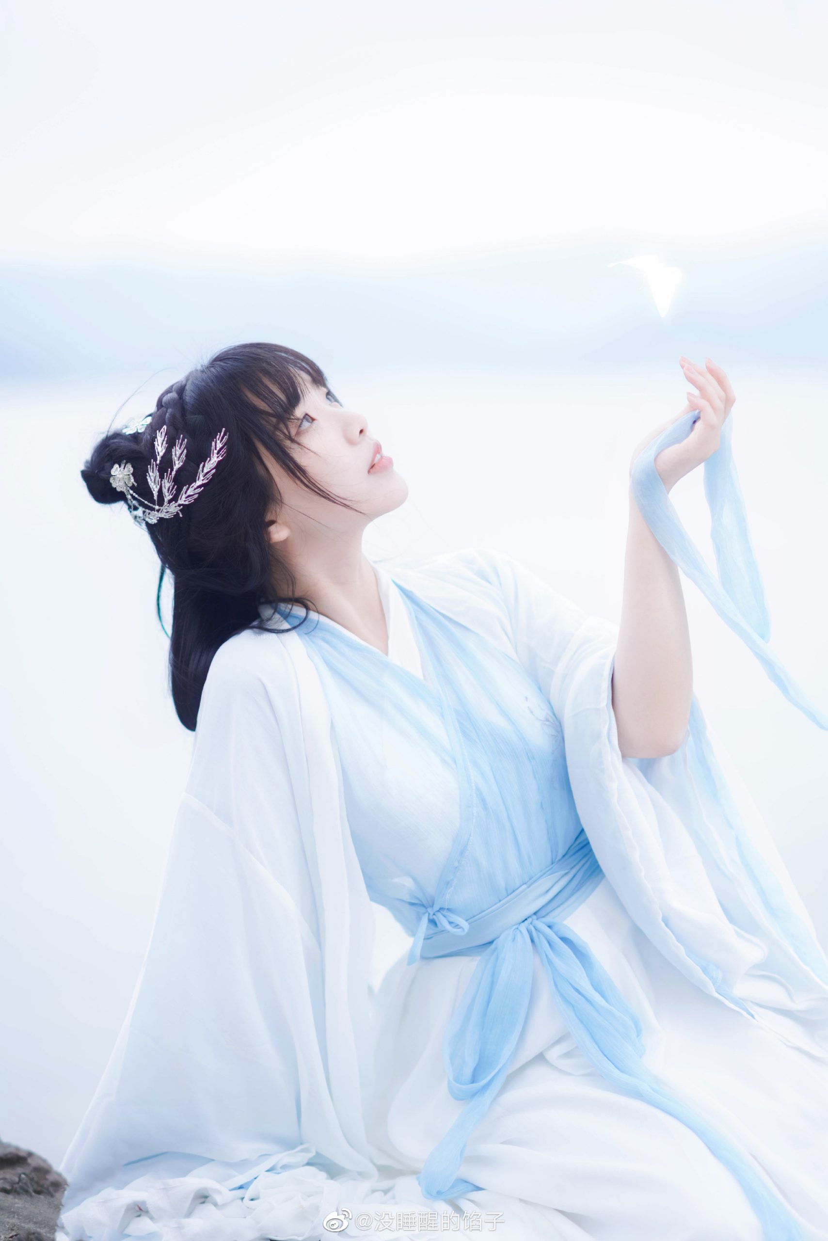 汉服 山水不渡我，琴声不渡江，留你在心上@没睡醒的馅子-米哈社